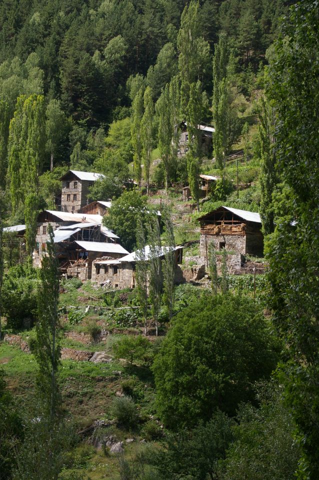 Kaçkar, vesnice Sirakonaklar na jižním úbočí hor Kačkaru