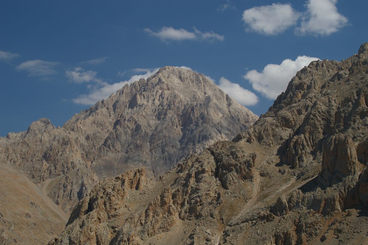 Aladagar, pohled na vrchol Demirkazi od Kara Yalak
