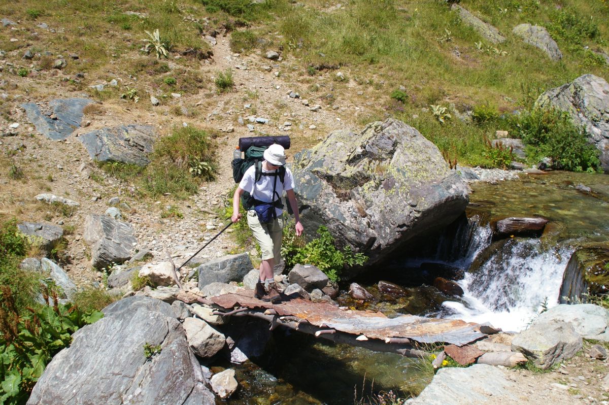 Šar planina, mostek na sestupu z hor (Evča)