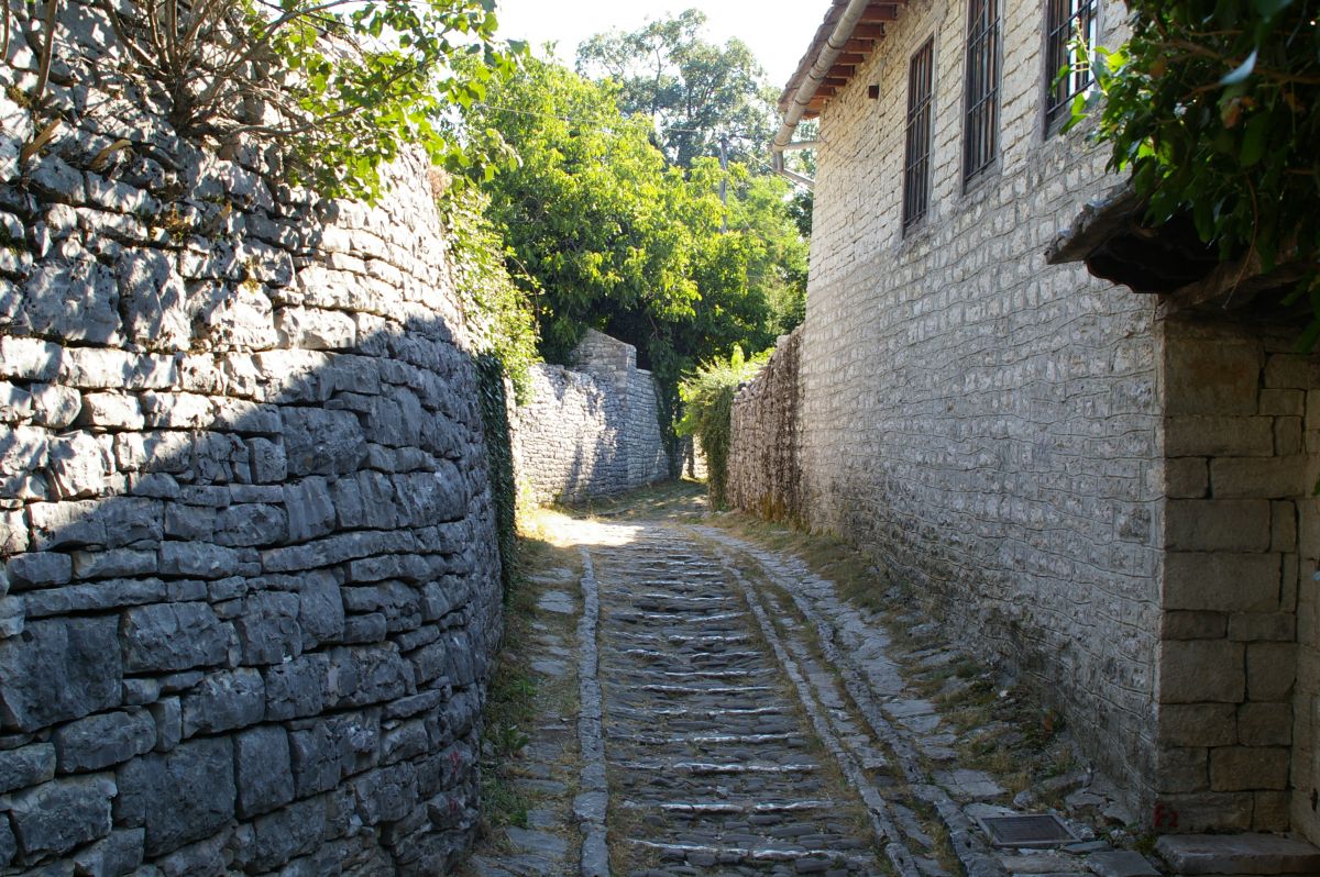 Řecko, pohoří Pindos, kamenná vesnička Monodendri