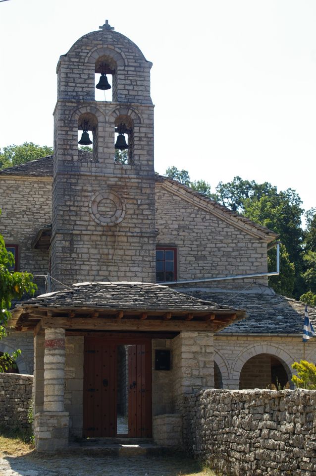 Řecko, pohoří Pindos, kamenná vesnička Monodendri