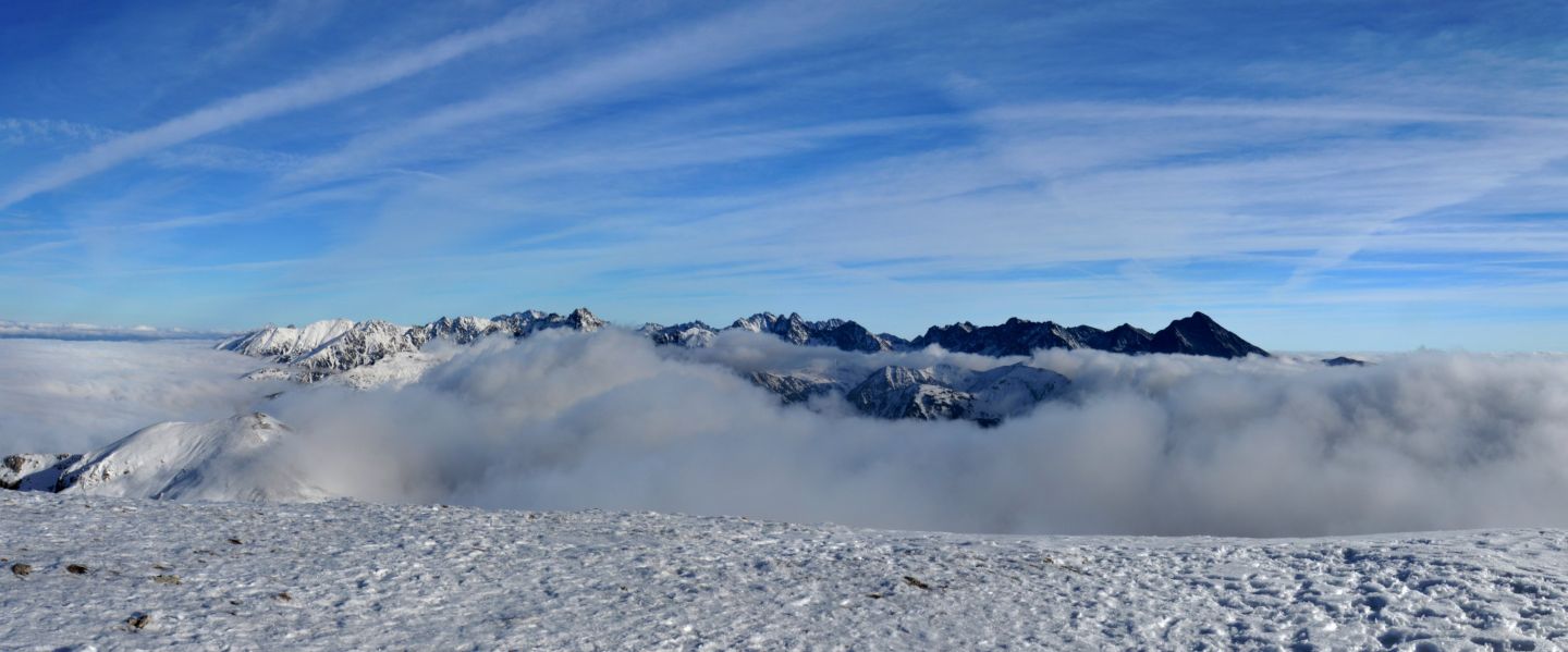 Červené vrchy, Malolúčniak, pohled na Vysoké Tatry, vpravo Kriváň