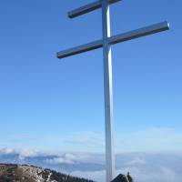 Popis: Vrchol Minčolu (1364 m), vzadu Fatranská Malá Fatra