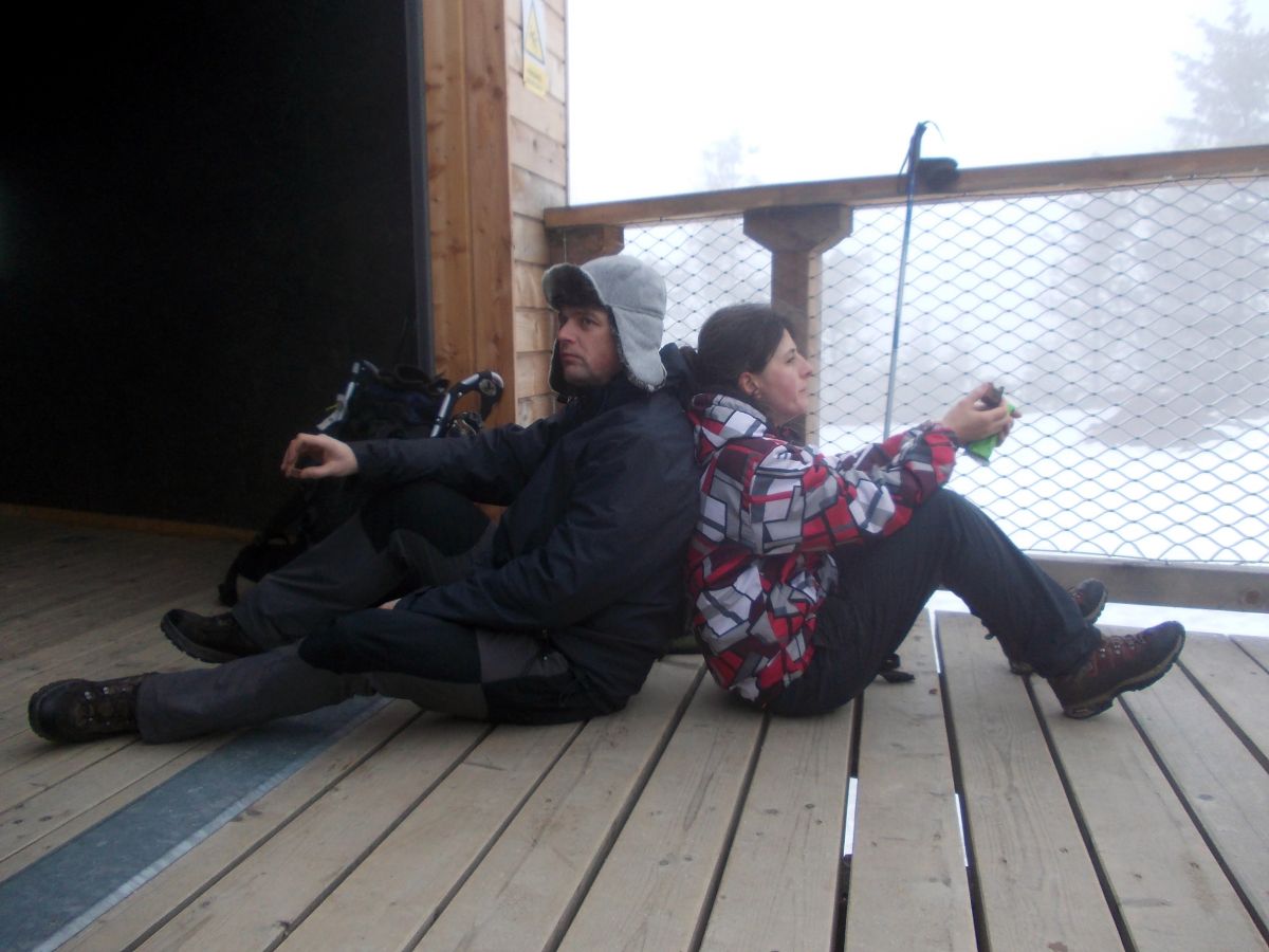 Na hřebenu hory Slamník (cca 900 m pod vrcholem); Hadař s Lenkou