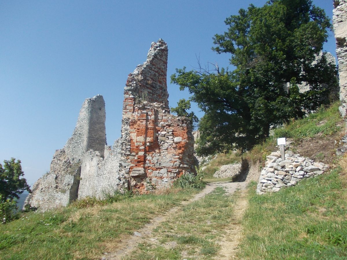 Hrad Gymeš (vstup)