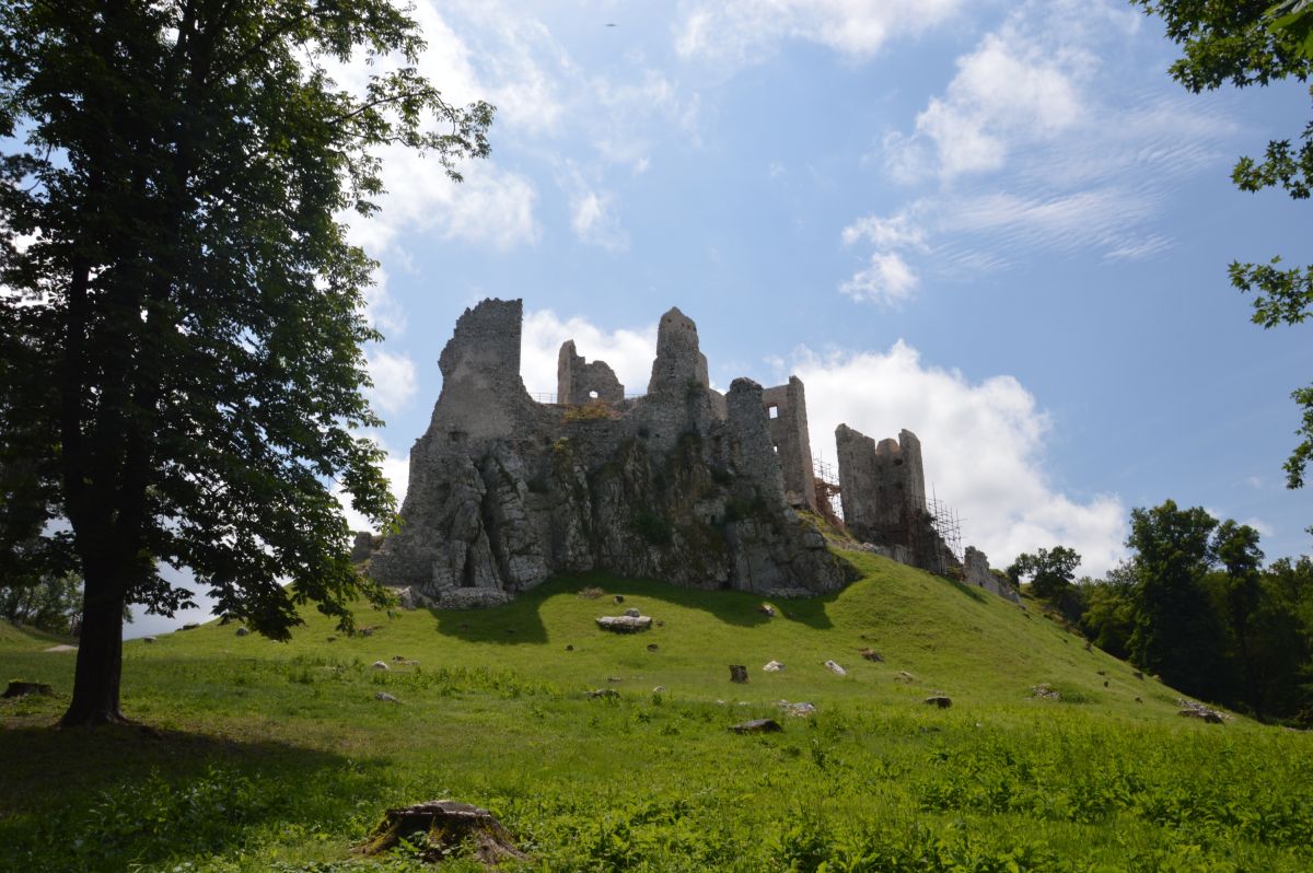 Hrad Hrušov u Topolčianek