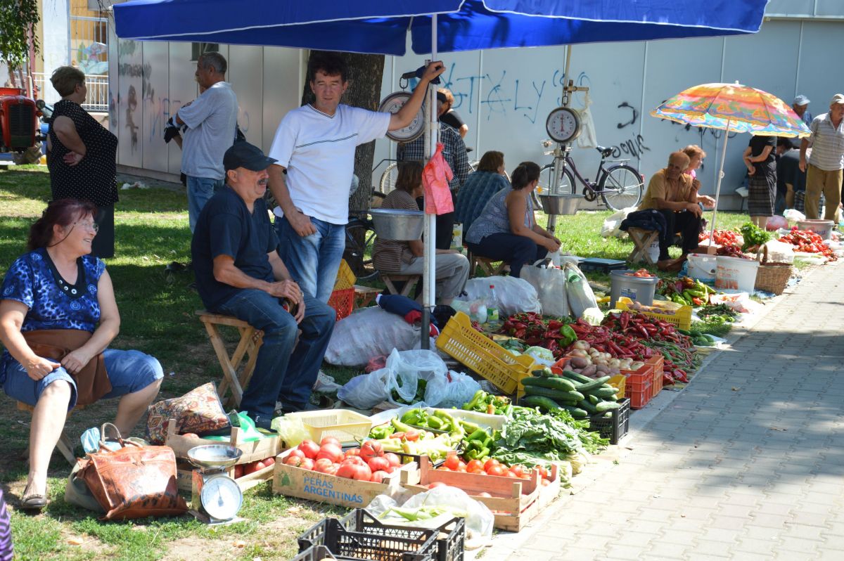 Pirot, sobotní trh