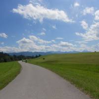 Popis: Via Claudia Augusta, vzadu Alpy