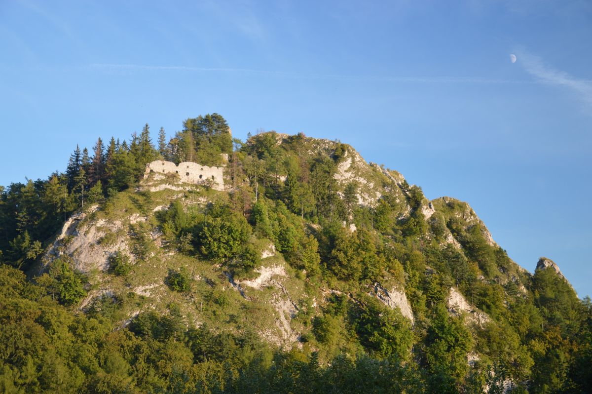 Vršatské bradlo, hrad