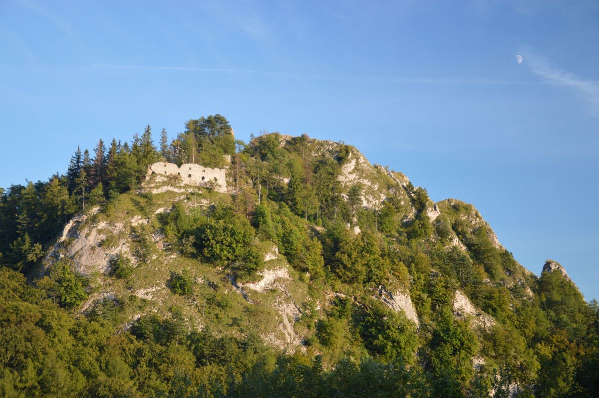 Vršatské bradlo, hrad