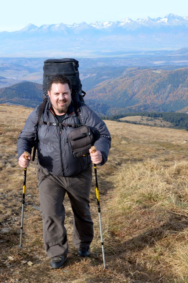 Ondra dochází na vrchol Kráľovy hoľe