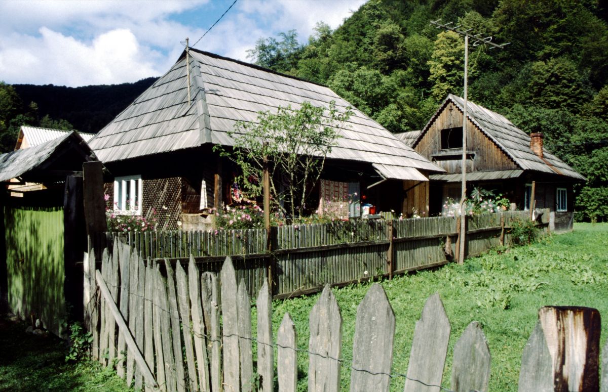 Maramureş ­­­– dřevěné domky v údolí Vaser