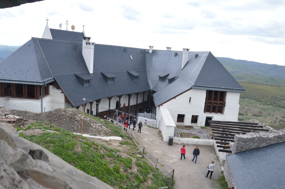 Hrad Füzer, prý nejhezčí maďarský hrad; spíše zdařilá novostavba