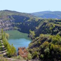 Popis: Pohled na lom Tartali zhora