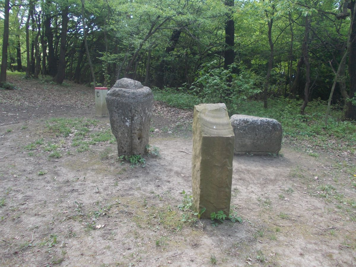 U tří kamenů (na hranici ČR-Slovensko)