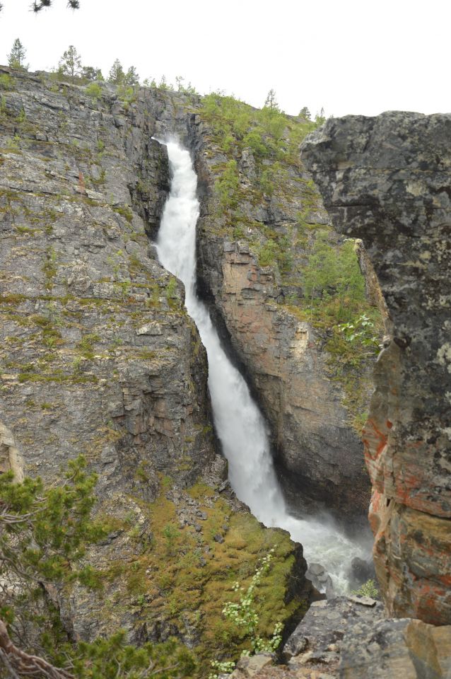Opouštíme údolí Reisa, vodopád Sarafossen