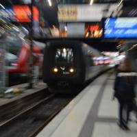 Popis: Hamburk,  přijždí náš vlak do Kodaně