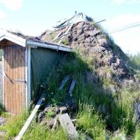 Popis: Kautokeino, rekonstrukce sámské chýše