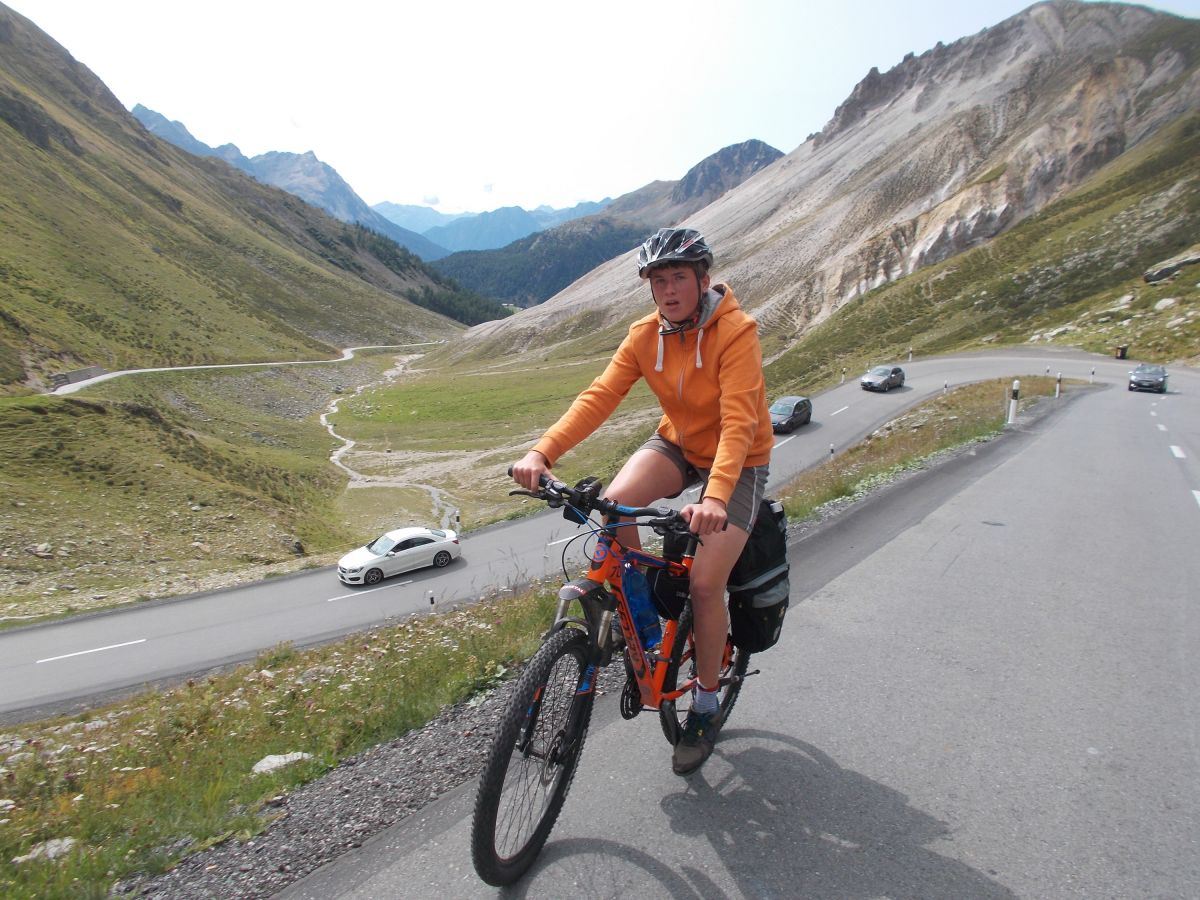 Paso Livigno (švýcarsko-italská hranice), jen o pár metrů nižší  než Paso Bernina