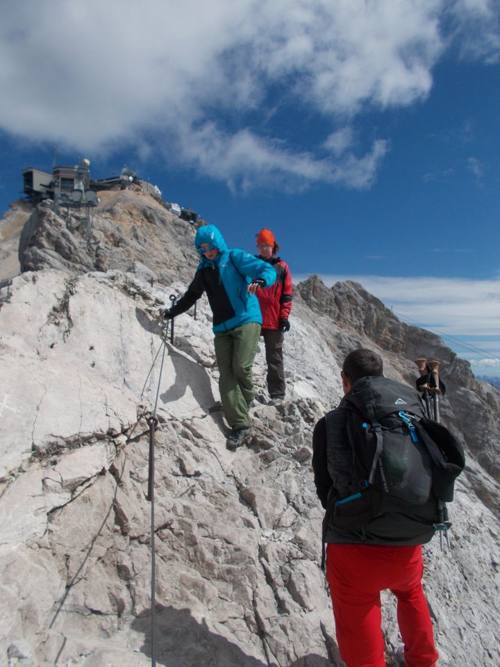 Sestup z Zugspitze, přes brýle není vidět trocha strachu v očích