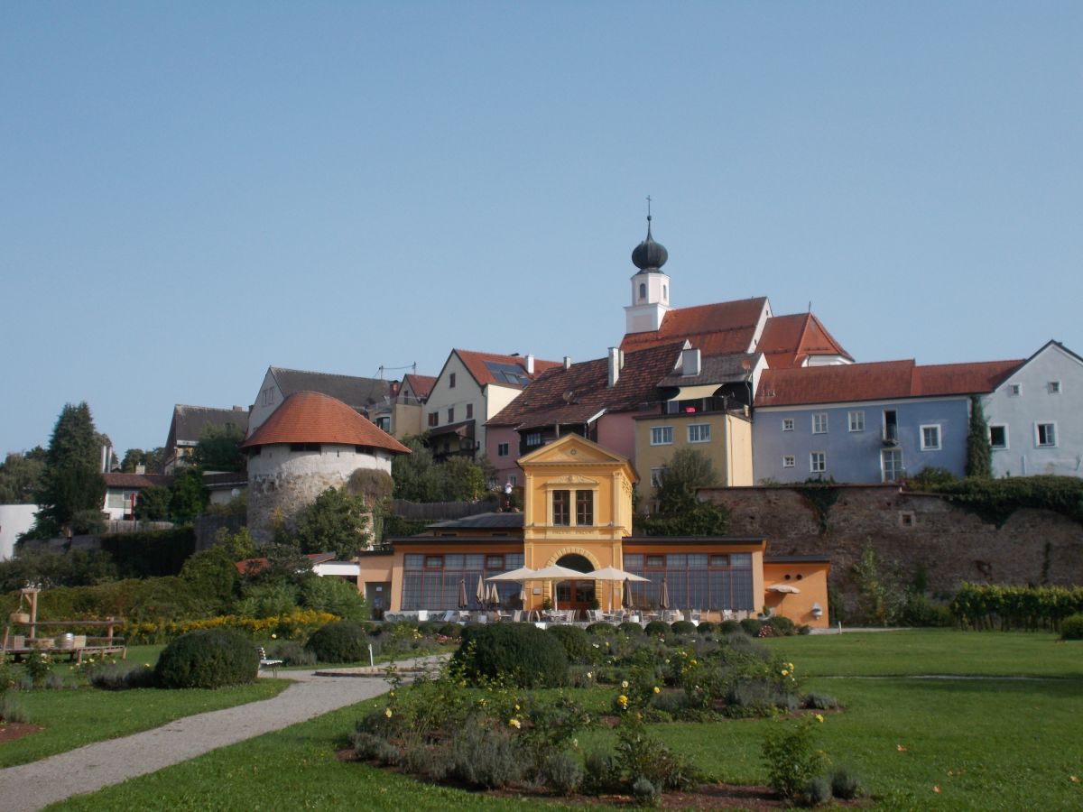 Krásné město Scharding na rakousko-bavorské hranici