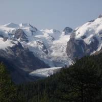 Popis: Údolí Bernina a pohled na ledovec a Piz Bernina