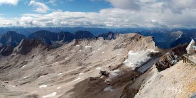 Popis: Na vrcholu Zugspitze, nejvyšší hory Německa (cca 2960 m)