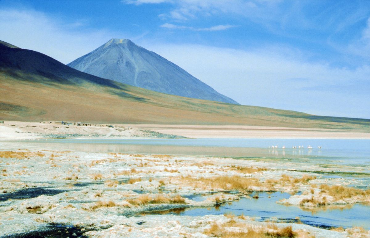 Laguna Blanca a hora Lincancabur