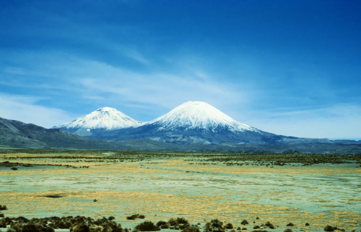 NP Lauca, sopky Parinacota a Pomerape