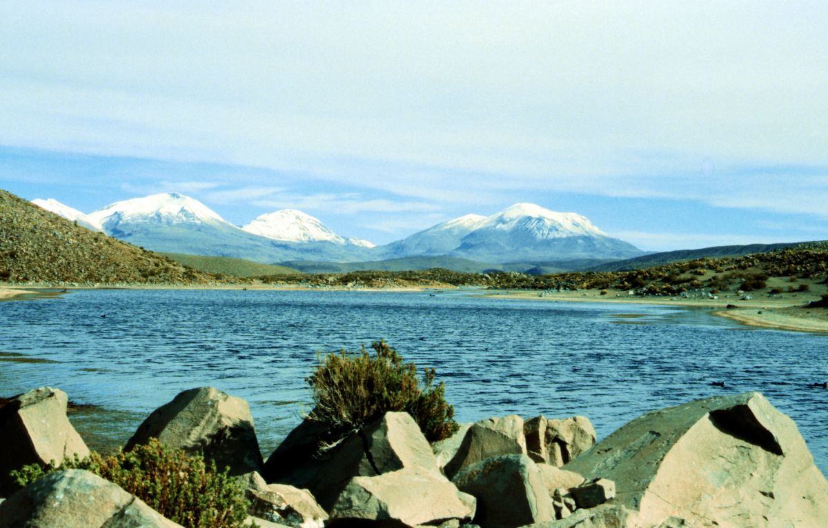 Lago Chungara a bolivijské sopky