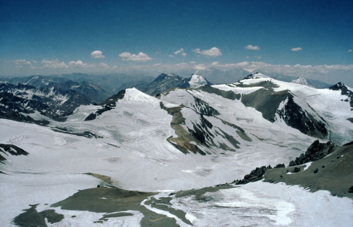 Aconcagua,  Nino de Condores: pohled k severu a severovýchod