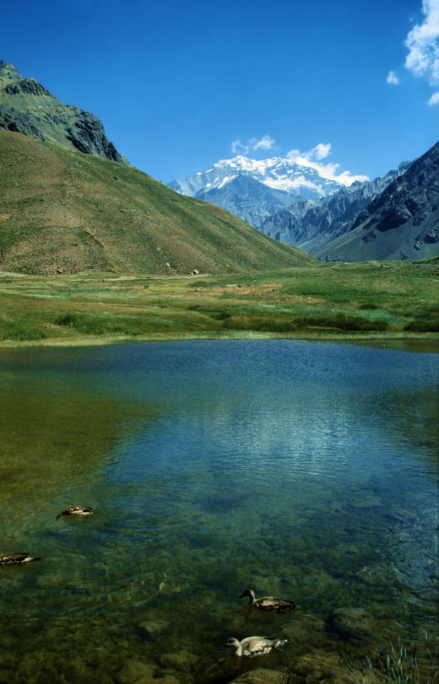 Aconcagua s dáli s jezírkem