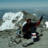 Popis: Na vrcholu Aconcaguii (6959 m), za Pavoukem jižní stěna