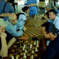 Popis: Santiago de Chile, šachisté na Plaza de Armas