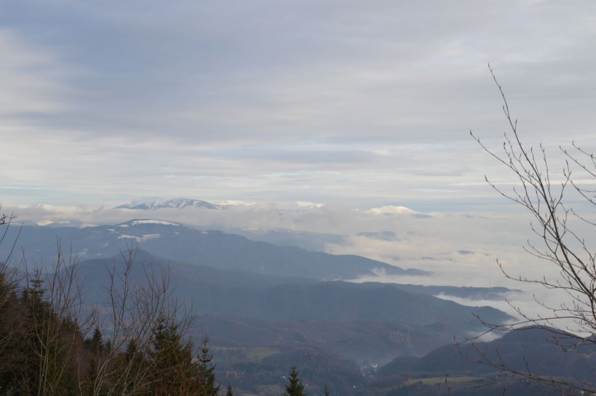 Z Kremnických vrchů výhled na Nízké Tatry