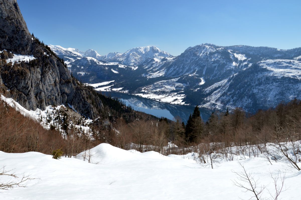 Jezero Grundlsee z Almbergweg