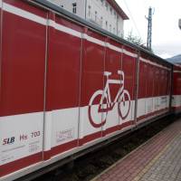 Popis: Ǔzkokolejka z Zell am See do Krimmlu je zařízena na cyklisty
