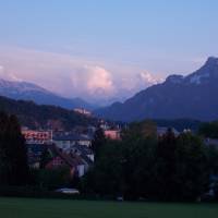 Popis: Salzburg od našeho kempu