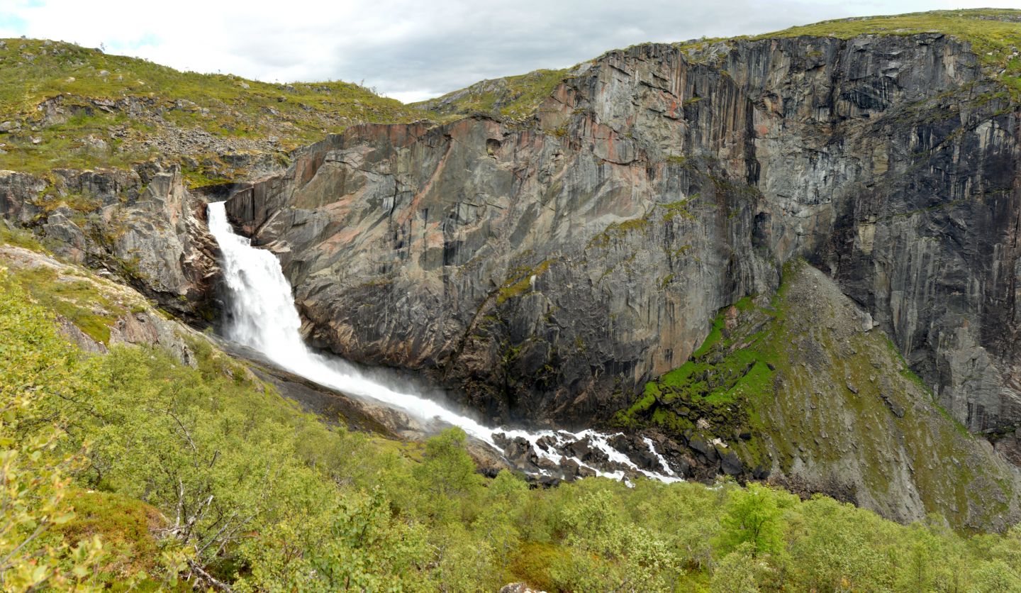Trochu utajený vodopád Valurfossen