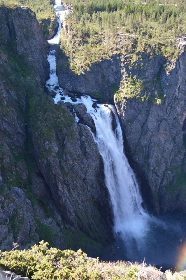 Profláklý, ale pěkný vodopád Voringsfossen