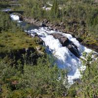 Popis: Profláklý, ale pěkný vodopád Voringsfossen