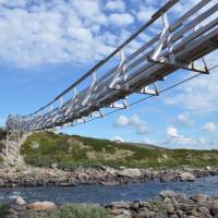 Popis: Lávky jsou dobré, nemusí se brodit