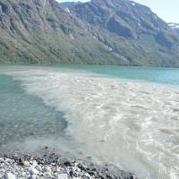 Popis: Jezero Gjedne, ledovcová voda dává právě onu světlounkou barvu