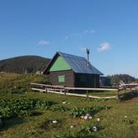 Popis: Planina Seča, ohrádka kde jsme tábořili schovaní před krávami