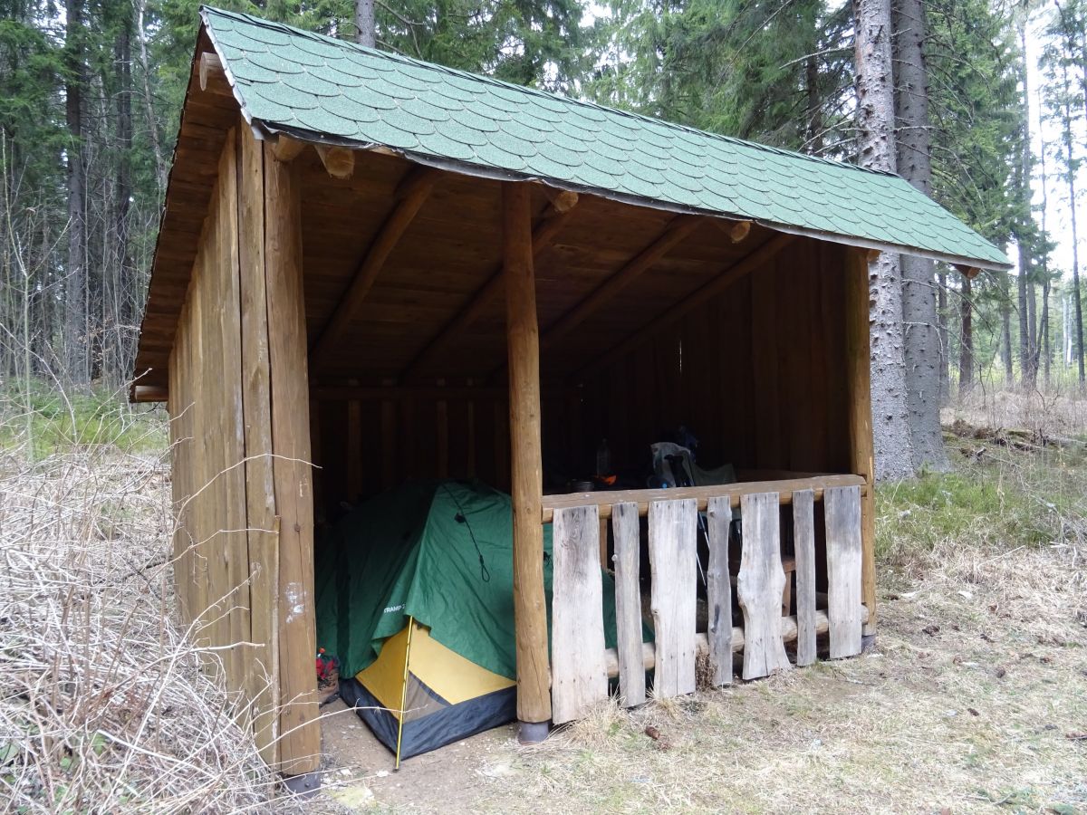 Originální nocleh Evi, Páji a Dana