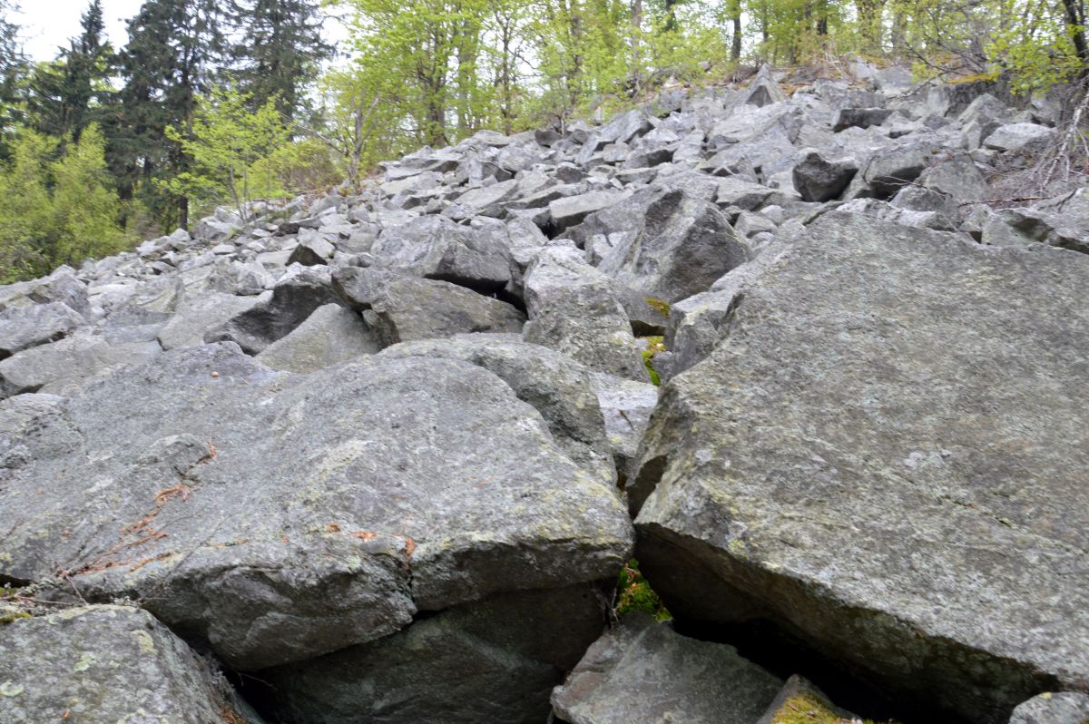 Velké kamenné moře pod hradem Třemšín