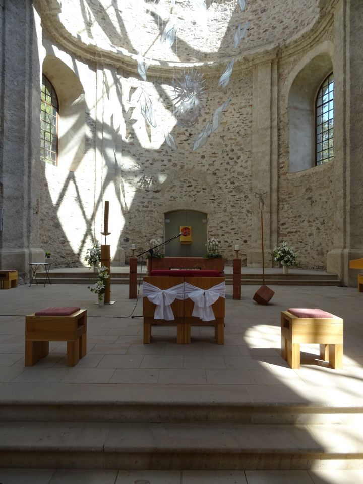 opravený kostel v Neratově