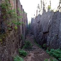 Popis: V národním parku Skuleskogens, roklina Slåttdalsskrevan