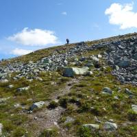 Popis: Långfjället, výstup na 1200 m vysokou horu Storvätteshågna, nejvyšší horu Dalarny a Svealand