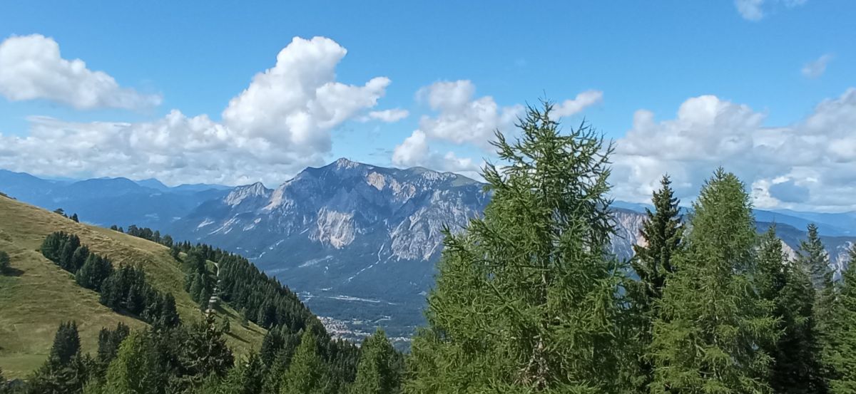 Dreilandereck, výhled na vrchol Dobrač